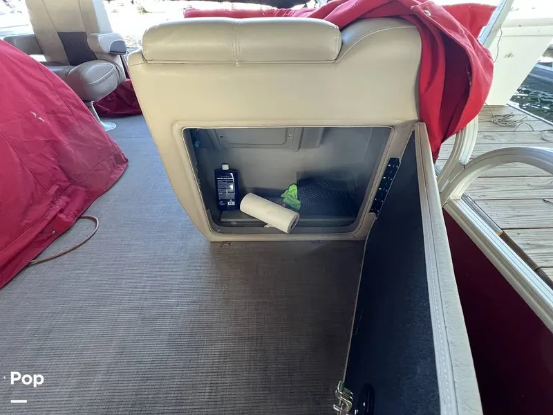 Slide: The Image of Sun Tracker Fishin' Barge 20 DLX 2022 - 16174225