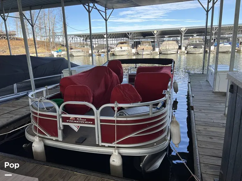 Slide: The Image of Sun Tracker Fishin' Barge 20 DLX 2022 - 16174198