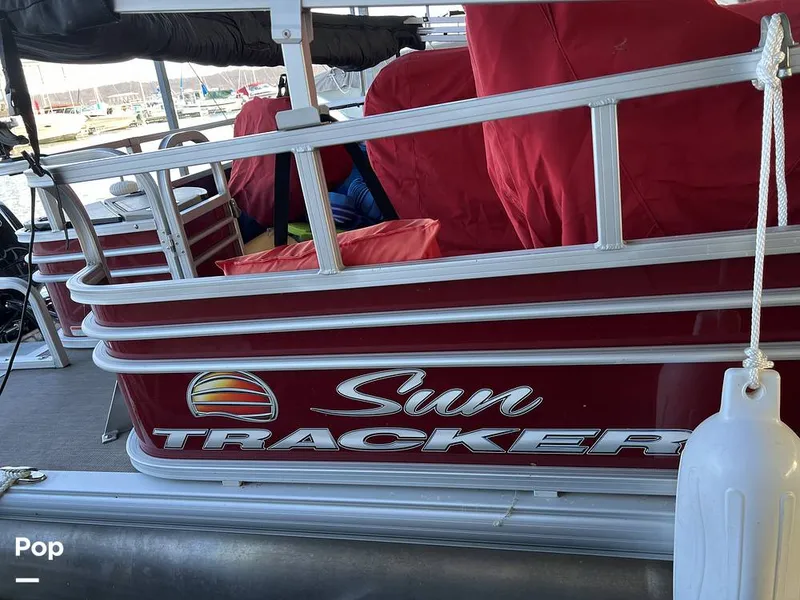 Slide: The Image of Sun Tracker Fishin' Barge 20 DLX 2022 - 16174235