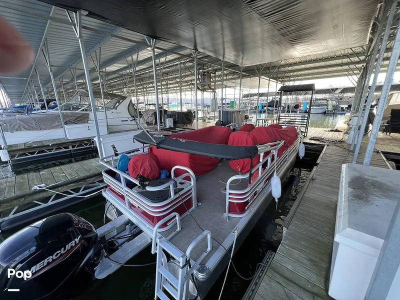 Slide: The Image of Sun Tracker Fishin' Barge 20 DLX 2022 - 16174201