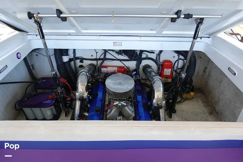 Slide: The Image of Engine Compartment - 16130392