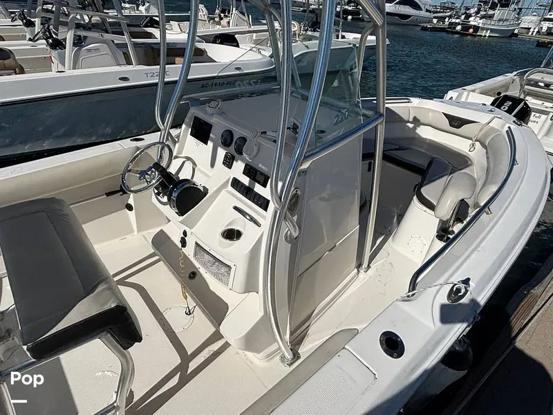 Slide: The Image of Sailfish 220 CC 2023 - 16062648