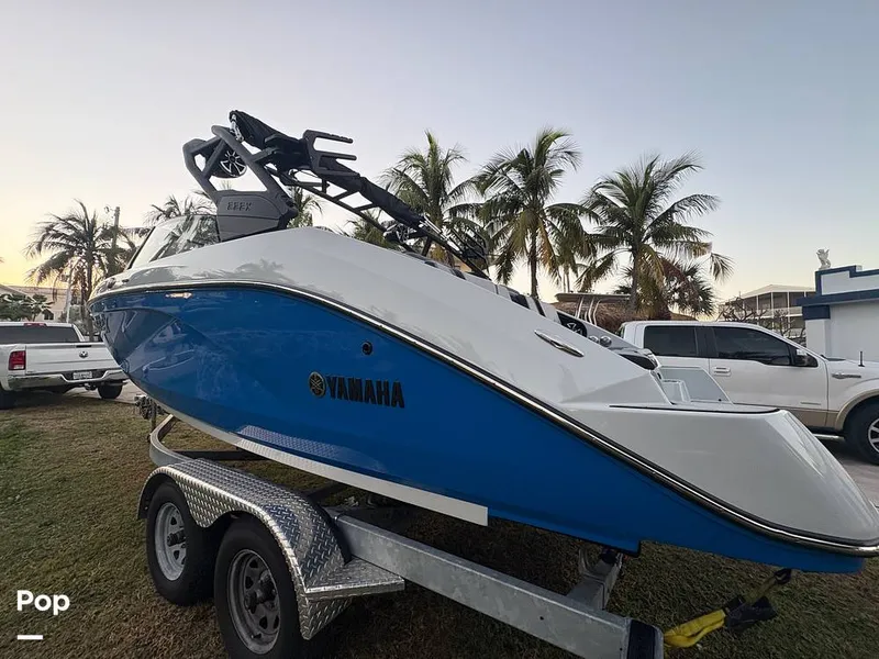 Slide: The Image of Yamaha 222XD Wake 2024 - 16180782