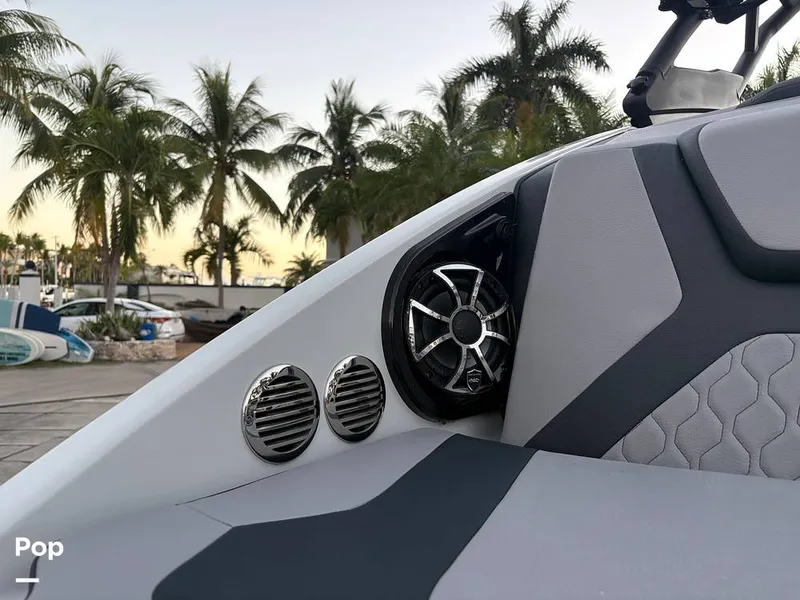 Slide: The Image of Yamaha 222XD Wake 2024 - 16180787