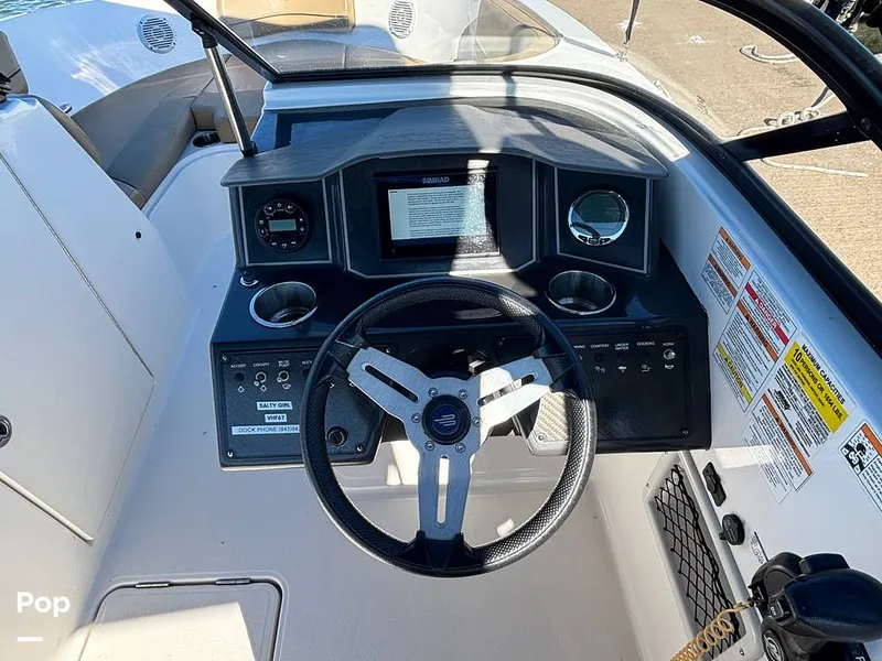 Slide: The Image of Bayliner V6 OB 2024 - 16062735