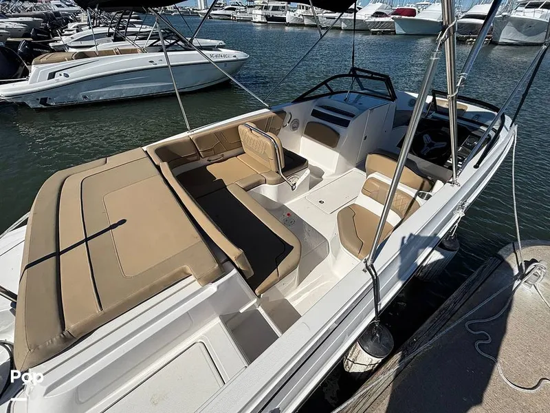 The Image of Bayliner VR6 OB 2024 - 16062796