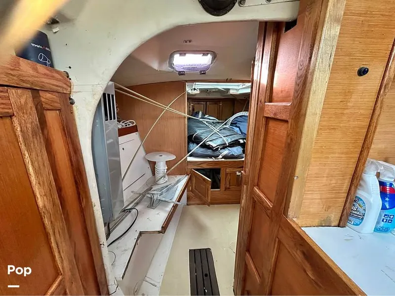 Slide: The Image of Peterson 42 1983 - 16045950