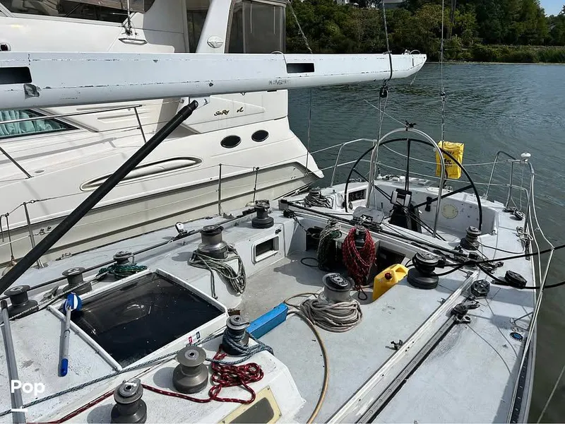 Slide: The Image of Peterson 42 1983 - 16045941