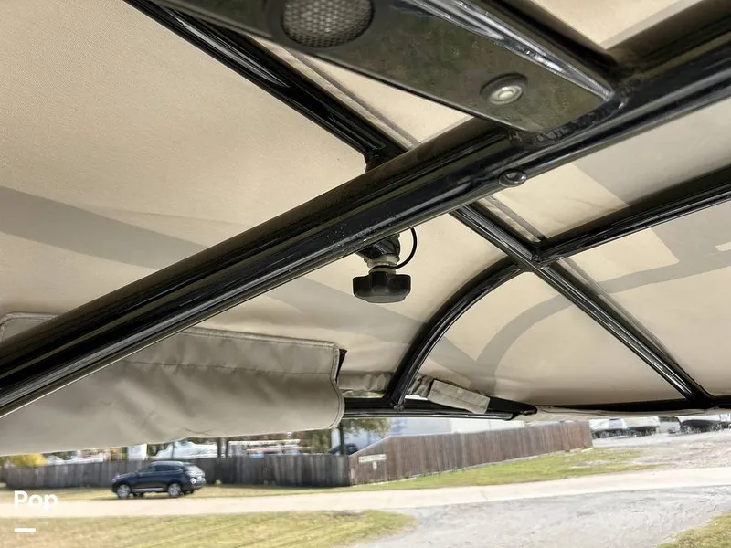 Slide: The Image of Yamaha 242 SE 2016 - 16066894