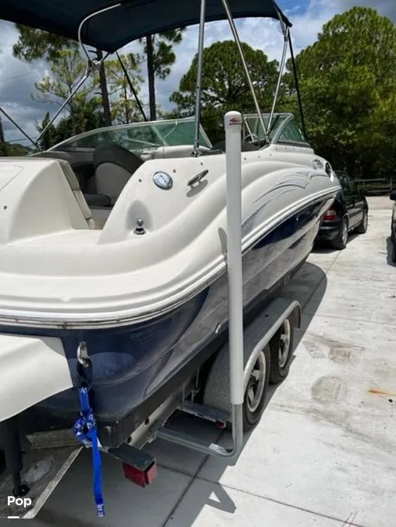 Slide: The Image of Sea Ray 240 sundeck 2005 - 16077405
