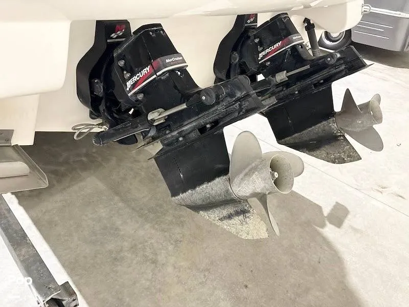 Slide: The Image of Sea Ray 290 Bow Rider 2002 - 16151858