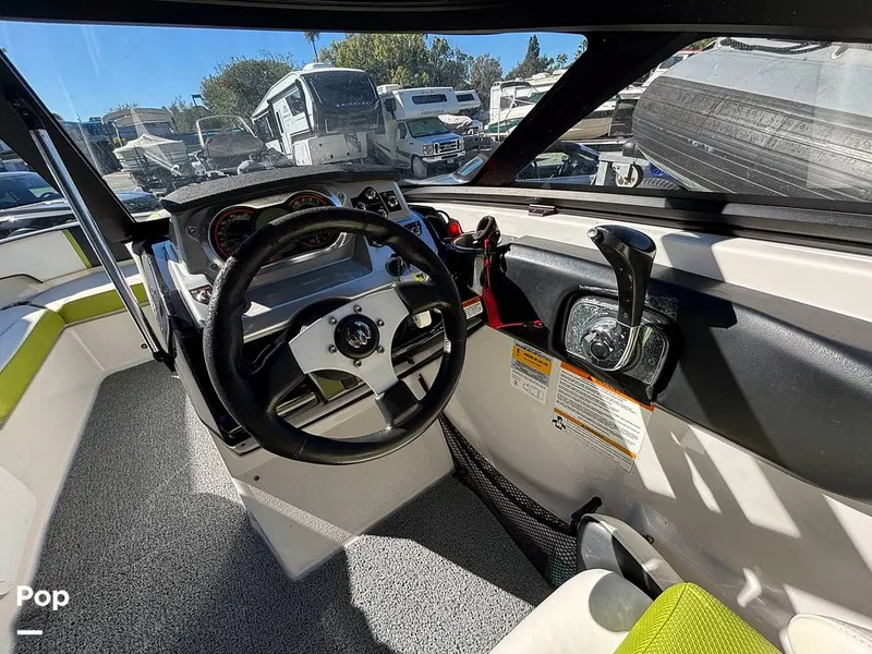 Slide: The Image of Steering Wheel - 16082675