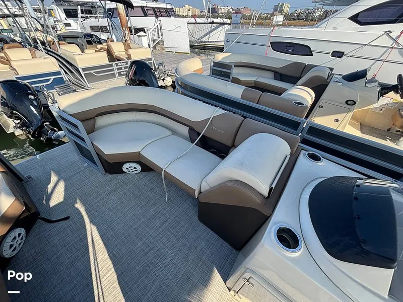 Slide: The Image of Lowe SS 230W 2024 - 16167267