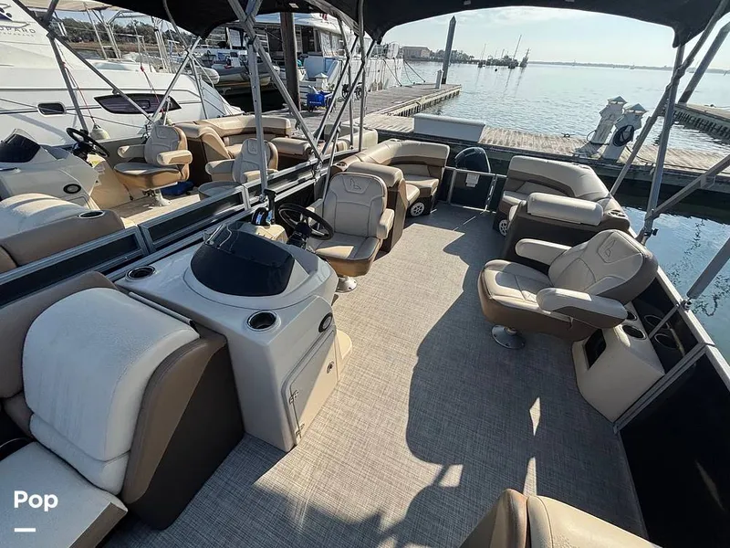 Slide: The Image of Lowe SS 230W 2024 - 16167271