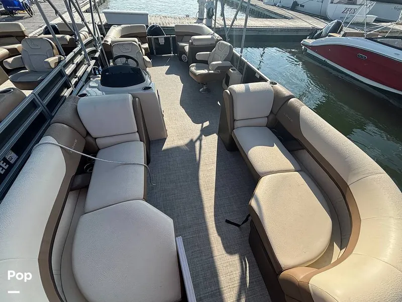 Slide: The Image of Lowe SS 230W 2024 - 16167269