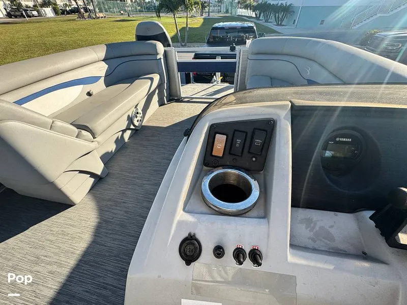 Slide: The Image of Bennington 22SS 2022 - 16058023