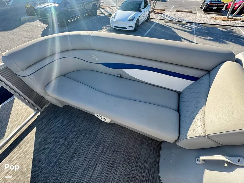 Slide: The Image of Bennington 22SS 2022 - 16058026