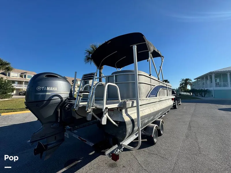 Slide: The Image of Bennington 22SS 2022 - 16058050