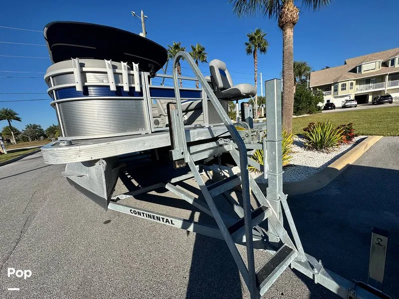 Slide: The Image of Bennington 22SS 2022 - 16058052