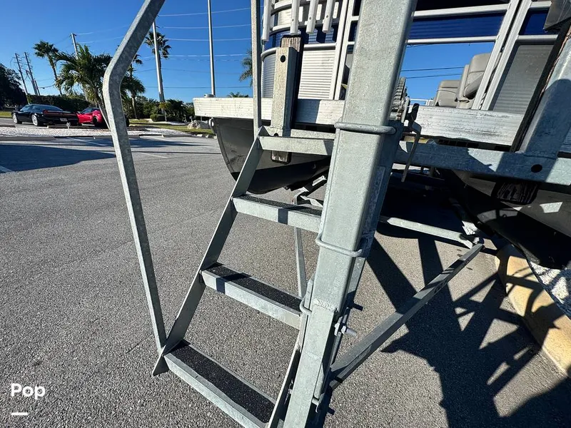 Slide: The Image of Bennington 22SS 2022 - 16058008