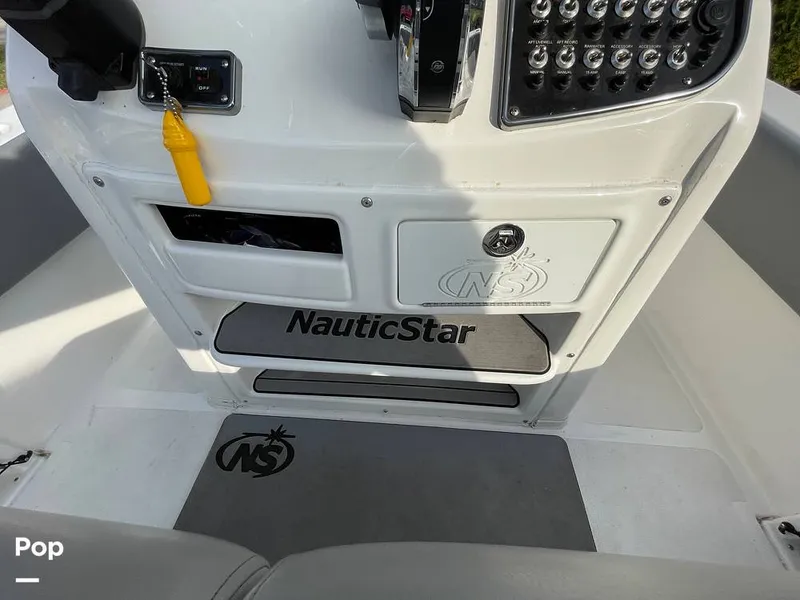 Slide: The Image of NauticStar 2302 Legacy 2022 - 16077215