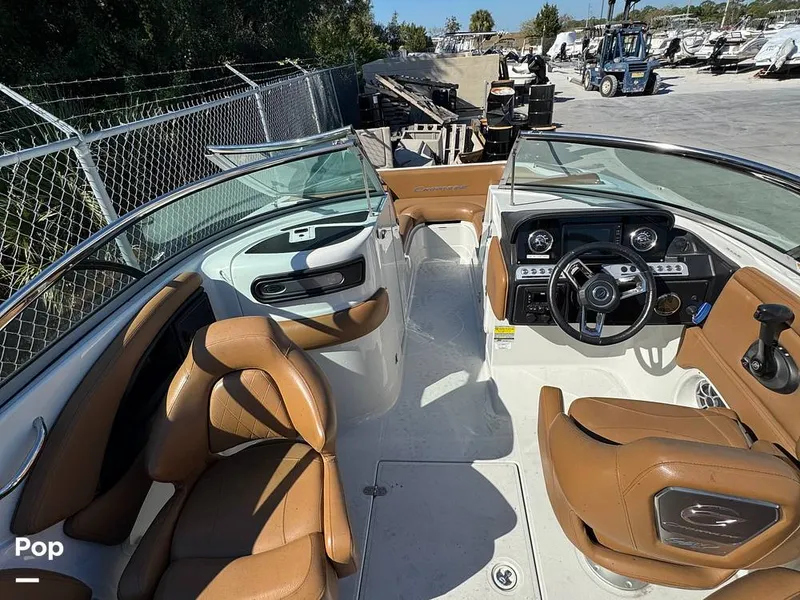 Slide: The Image of Crownline Boats E235XS 2023 - 16053751