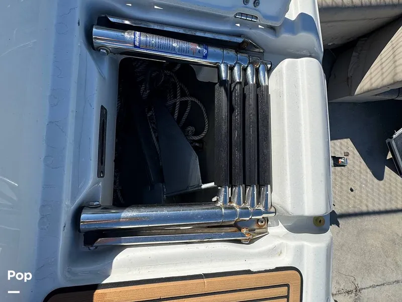 Slide: The Image of Crownline Boats E235XS 2023 - 16053702