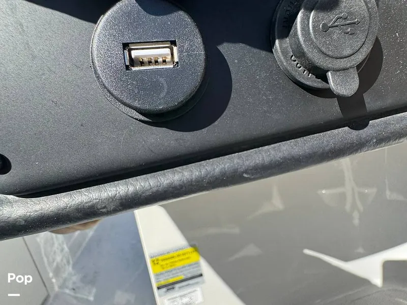 Slide: The Image of Crownline Boats E235XS 2023 - 16053716