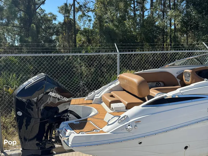 Slide: The Image of Crownline Boats E235XS 2023 - 16053793