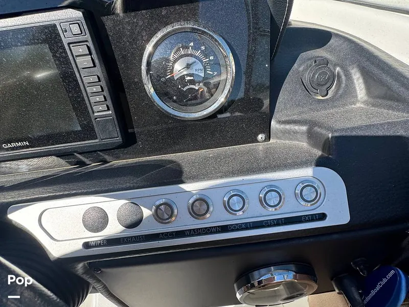 Slide: The Image of Crownline Boats E235XS 2023 - 16053720