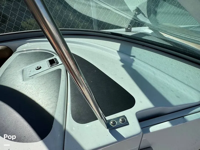 Slide: The Image of Crownline Boats E235XS 2023 - 16053737