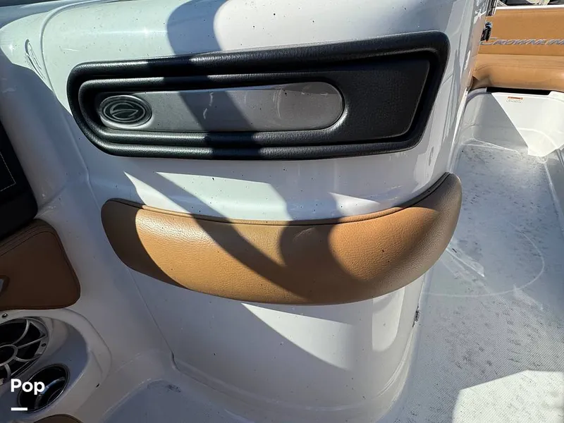 Slide: The Image of Crownline Boats E235XS 2023 - 16053738