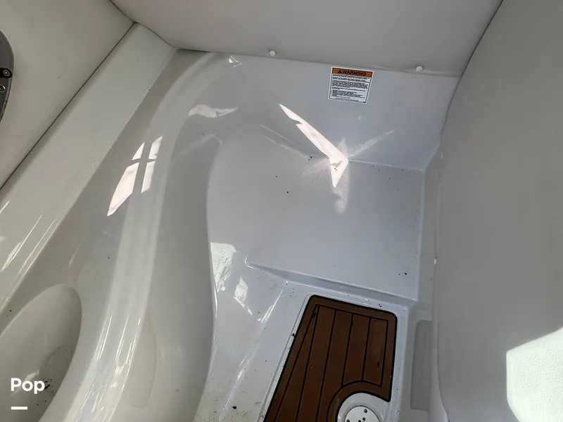 Slide: The Image of Crownline Boats E235XS 2023 - 16053743