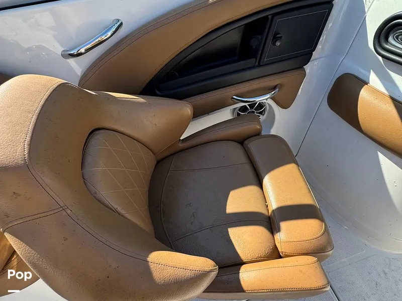 Slide: The Image of Crownline Boats E235XS 2023 - 16053749