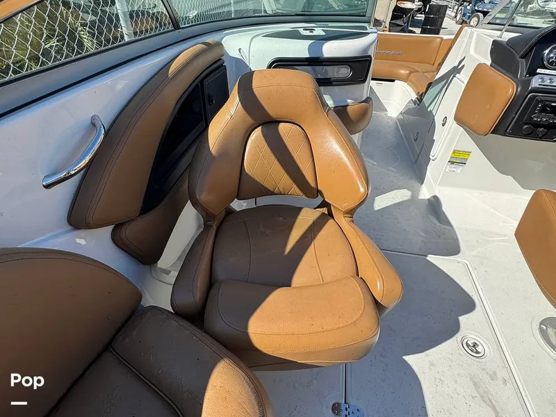 Slide: The Image of Crownline Boats E235XS 2023 - 16053752