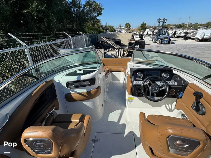 Slide: The Image of Crownline Boats E235XS 2023 - 16053755