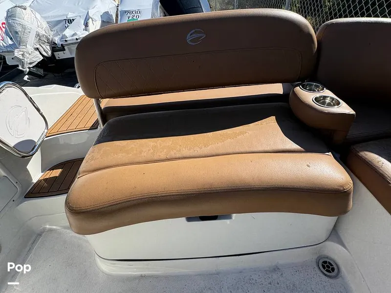 Slide: The Image of Crownline Boats E235XS 2023 - 16053763