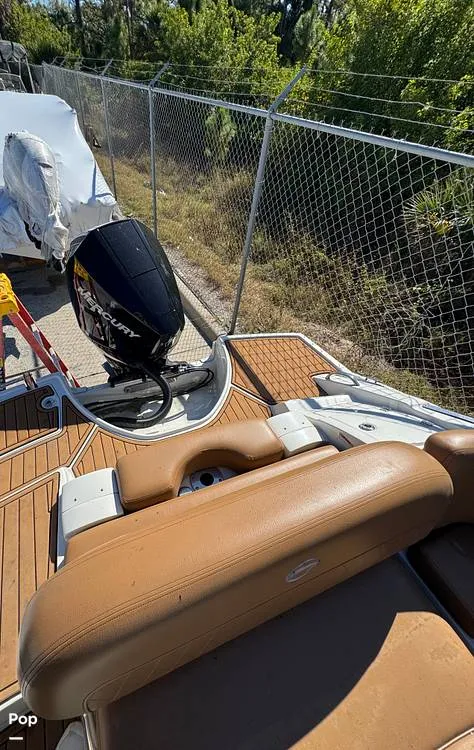 Slide: The Image of Crownline Boats E235XS 2023 - 16053766