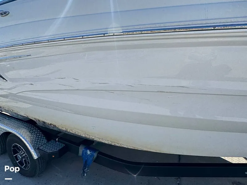 Slide: The Image of Crownline Boats E235XS 2023 - 16053787