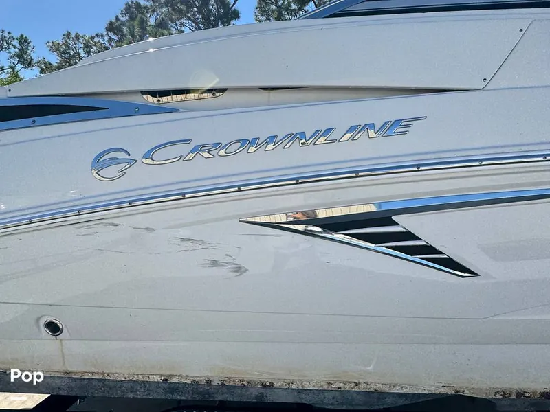Slide: The Image of Crownline Boats E235XS 2023 - 16053788
