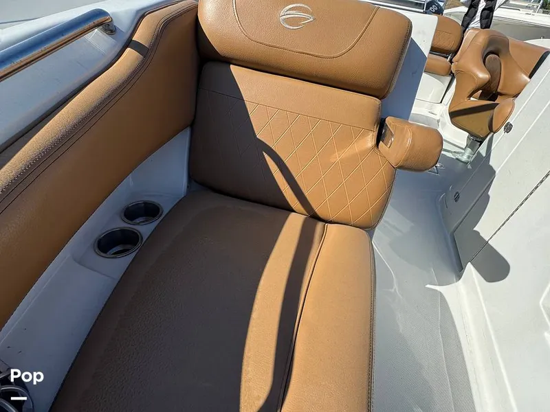 Slide: The Image of Crownline Boats E235 XS 2023 - 16053822