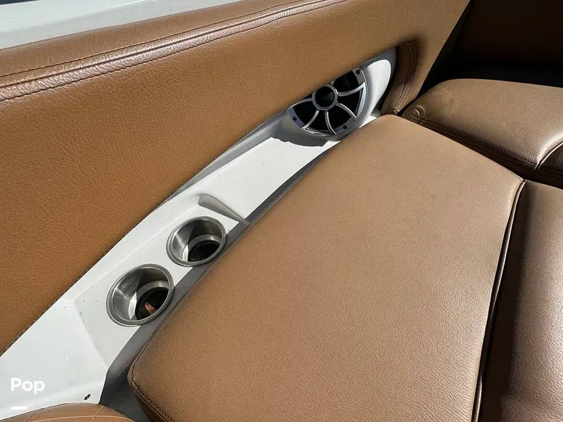 Slide: The Image of Crownline Boats E235 XS 2023 - 16053824