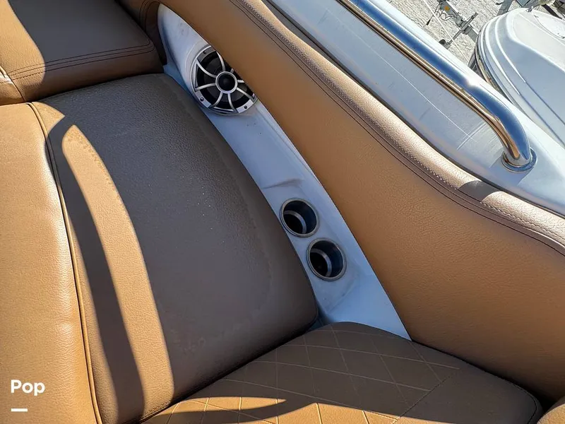 Slide: The Image of Crownline Boats E235 XS 2023 - 16053825