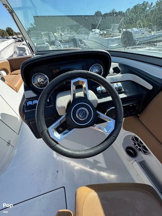 Slide: The Image of Crownline Boats E235 XS 2023 - 16053826