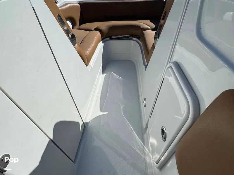 Slide: The Image of Crownline Boats E235 XS 2023 - 16053827
