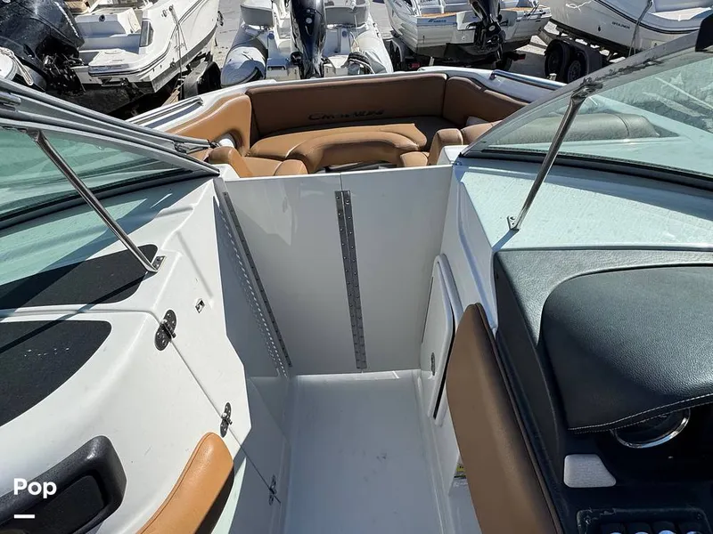 Slide: The Image of Crownline Boats E235 XS 2023 - 16053828
