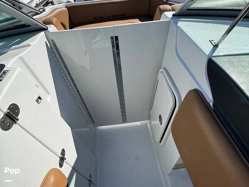 Slide: The Image of Crownline Boats E235 XS 2023 - 16053829