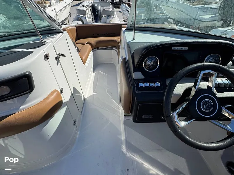 Slide: The Image of Crownline Boats E235 XS 2023 - 16053832