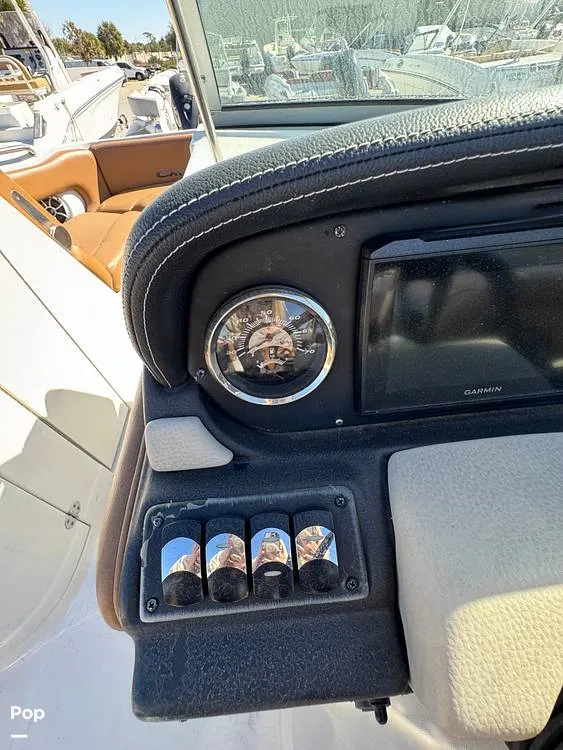 Slide: The Image of Crownline Boats E235 XS 2023 - 16053835