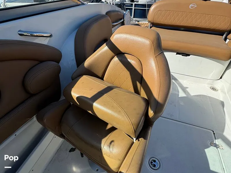 Slide: The Image of Crownline Boats E235 XS 2023 - 16053843